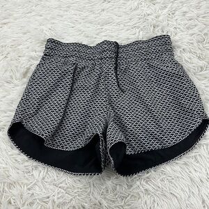 Lululemon Choose A Side Short *3" Black / Monochromic Black
